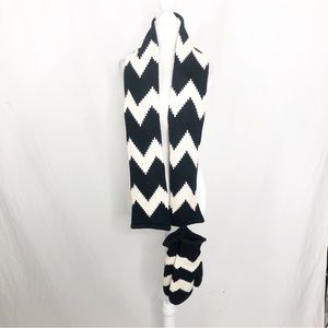 NEW Talbots Winter Scarf and Matching Mittens, Black White
